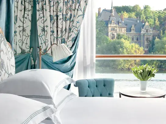 uniworld-stateroom-600x600