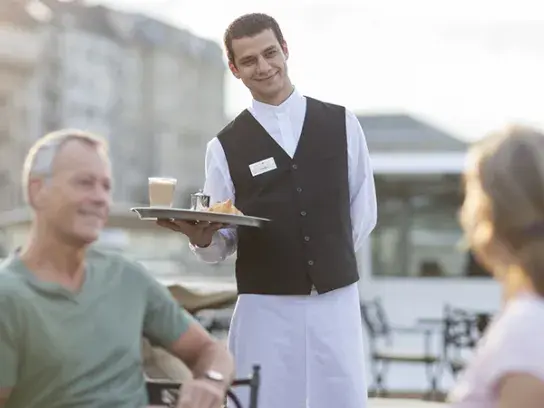 uniworld-sundeck-serrvice-600x600